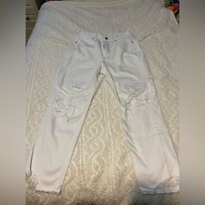 American Eagle White jeans size 6 Mom Jeans
